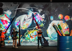 Крупнейшая сеть мультимедийных парков развлечений Крупнейшая сеть мультимедийных парков развлечений - GrandActive