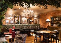 Ресторан на первой линии домов - GrandActive