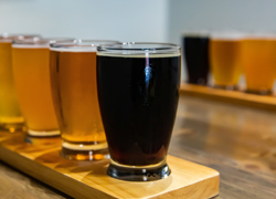 Известный пивной бар в центре города - GrandActive