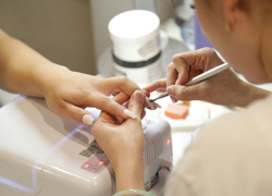 Бизнес идея: частные услуги маникюра и визажа - GrandActive