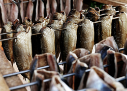 Бизнес-идея: изготовление и продажа копченой рыбы - GrandActive